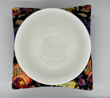 Load image into Gallery viewer, Black Accio Bowl Cozy